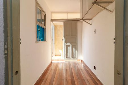 Casa para alugar com 56m², 2 quartos e 2 vagasSuíte