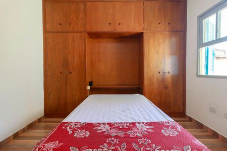 Casa para alugar com 56m², 2 quartos e 2 vagasSuíte