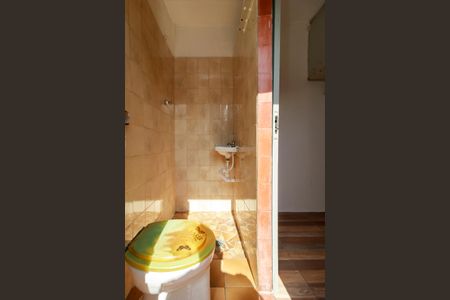 Casa para alugar com 56m², 2 quartos e 2 vagasSuíte - Banheiro