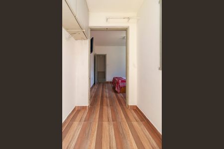 Casa para alugar com 56m², 2 quartos e 2 vagasSuíte