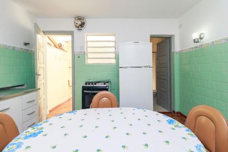Casa para alugar com 56m², 2 quartos e 2 vagasCozinha