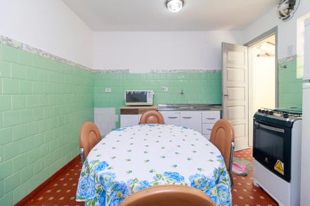 Casa para alugar com 56m², 2 quartos e 2 vagasCozinha
