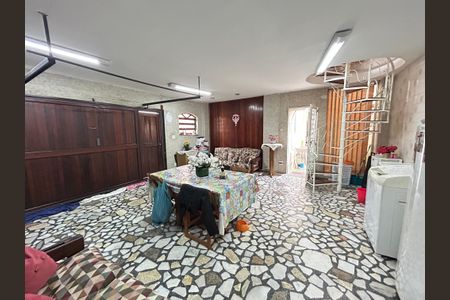 Casa à venda com 220m², 3 quartos e 3 vagasGaragem