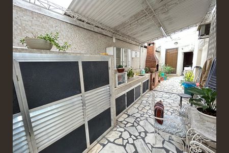 Casa à venda com 220m², 3 quartos e 3 vagasÁrea de Serviço