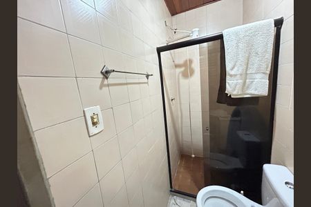 Casa à venda com 220m², 3 quartos e 3 vagasBanheiro da Suíte