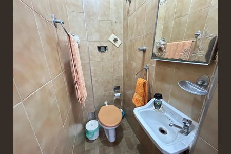 Casa à venda com 220m², 3 quartos e 3 vagasLavabo