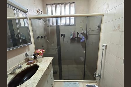 Casa à venda com 220m², 3 quartos e 3 vagasBanheiro Social