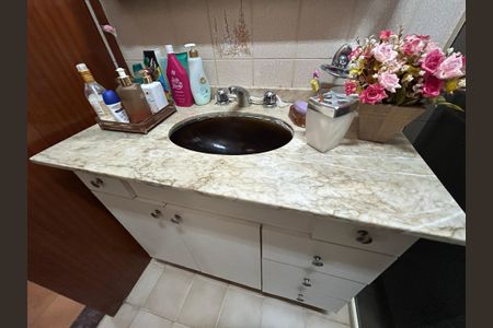 Casa à venda com 220m², 3 quartos e 3 vagasBanheiro Social