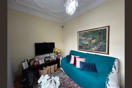 Casa à venda com 220m², 3 quartos e 3 vagasSala