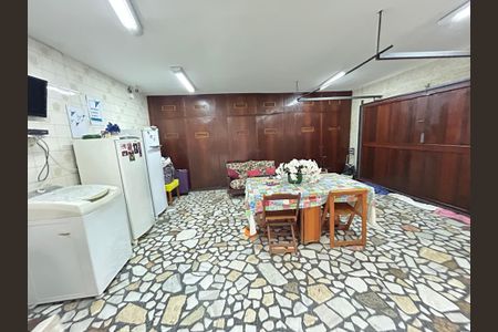 Casa à venda com 220m², 3 quartos e 3 vagasGaragem