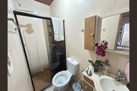 Casa à venda com 220m², 3 quartos e 3 vagasBanheiro da Suíte