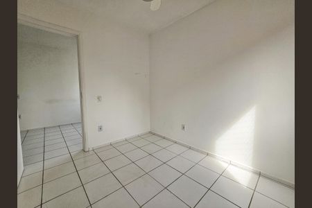 Quarto 2 de apartamento para alugar com 2 quartos, 44m² em Jardim São Luís, São Paulo
