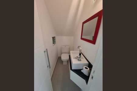 Casa de condomínio à venda com 69m², 3 quartos e 2 vagasBanheiro