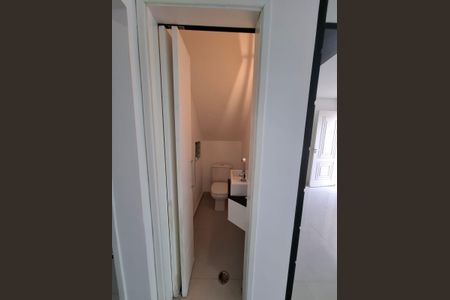 Casa de condomínio à venda com 69m², 3 quartos e 2 vagasBanheiro