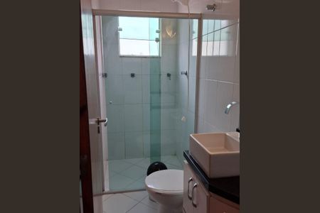 Casa de condomínio à venda com 69m², 3 quartos e 2 vagasBanheiro
