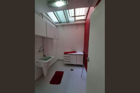 Casa de condomínio à venda com 69m², 3 quartos e 2 vagasÁrea de Serviço