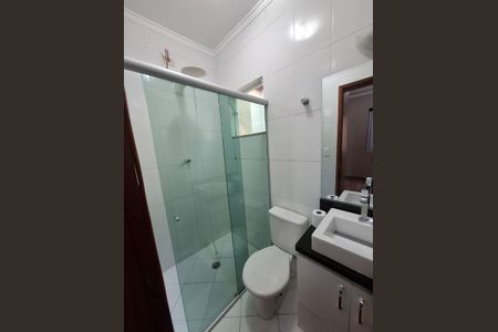 Casa de condomínio à venda com 69m², 3 quartos e 2 vagasBanheiro