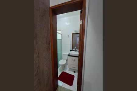 Casa de condomínio à venda com 69m², 3 quartos e 2 vagasBanheiro