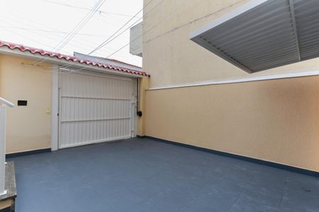Casa à venda com 150m², 3 quartos e 4 vagas Casa à venda com 150m², 3 quartos e 4 vagasGaragem e entrada