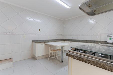 Casa à venda com 150m², 3 quartos e 4 vagas Casa à venda com 150m², 3 quartos e 4 vagasCozinha