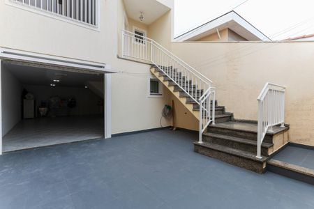 Casa à venda com 150m², 3 quartos e 4 vagas Casa à venda com 150m², 3 quartos e 4 vagasGaragem e entrada