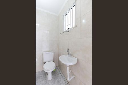 Casa à venda com 150m², 3 quartos e 4 vagas Casa à venda com 150m², 3 quartos e 4 vagasLavabo da garagem