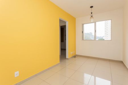 Sala de apartamento para alugar com 2 quartos, 46m² em Parque Guarapiranga, São Paulo