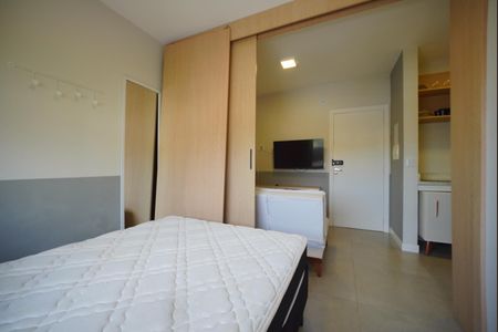 Quarto de kitnet/studio para alugar com 1 quarto, 32m² em Centro, Florianópolis