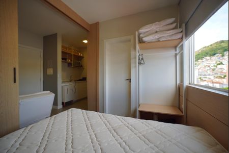 Quarto de kitnet/studio para alugar com 1 quarto, 32m² em Centro, Florianópolis