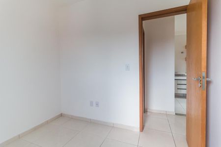 Quarto 1 de apartamento para alugar com 2 quartos, 44m² em Vila Brasileira, Mogi das Cruzes