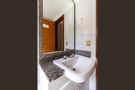 Banheiro da Suíte 2 de apartamento para alugar com 4 quartos, 155m² em Vila Andrade, São Paulo