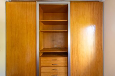 Apartamento à venda com 155m², 4 quartos e 2 vagas Apartamento à venda com 155m², 4 quartos e 2 vagasQuarto 1