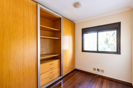 Apartamento à venda com 155m², 4 quartos e 2 vagas Apartamento à venda com 155m², 4 quartos e 2 vagasQuarto 1