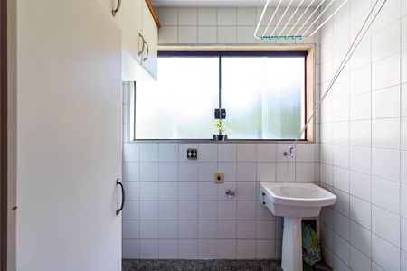 Apartamento à venda com 155m², 4 quartos e 2 vagas Apartamento à venda com 155m², 4 quartos e 2 vagasLavanderia