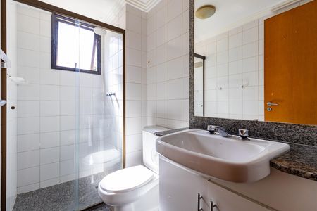 Apartamento à venda com 155m², 4 quartos e 2 vagas Apartamento à venda com 155m², 4 quartos e 2 vagasBanheiro da Suíte 2