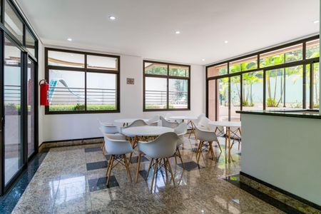Apartamento à venda com 155m², 4 quartos e 2 vagas Apartamento à venda com 155m², 4 quartos e 2 vagasÁrea comum - Salão de festas