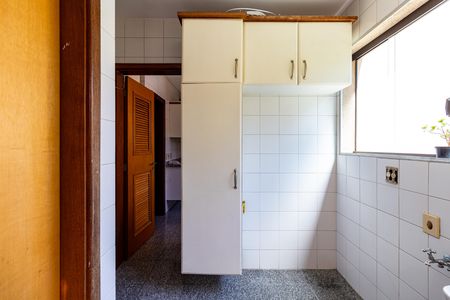Apartamento à venda com 155m², 4 quartos e 2 vagas Apartamento à venda com 155m², 4 quartos e 2 vagasLavanderia