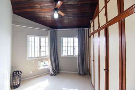Casa à venda com 590m², 3 quartos e 2 vagas
