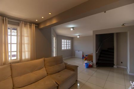 Casa à venda com 3 quartos, 590m² em Badu, Niterói