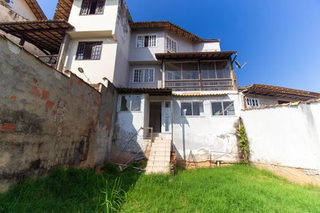 Casa à venda com 590m², 3 quartos e 2 vagas