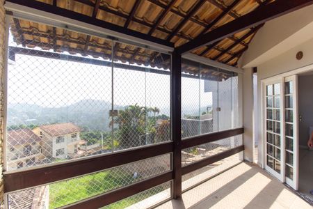 Casa à venda com 3 quartos, 590m² em Badu, Niterói