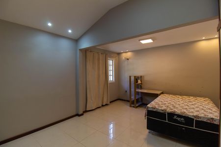 Casa à venda com 590m², 3 quartos e 2 vagas