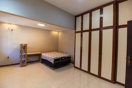 Casa à venda com 590m², 3 quartos e 2 vagas