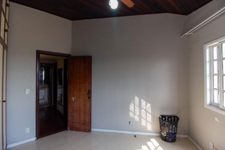 Casa à venda com 3 quartos, 590m² em Badu, Niterói