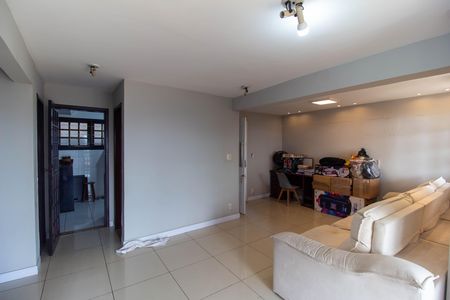 Casa à venda com 590m², 3 quartos e 2 vagas