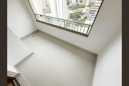 Apartamento para alugar com 68m², 2 quartos e 1 vaga Apartamento para alugar com 68m², 2 quartos e 1 vagaVaranda