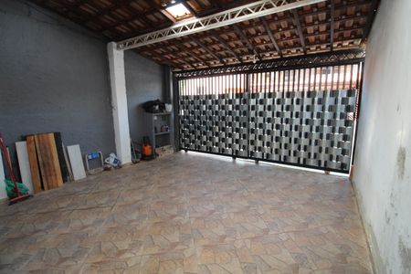 Casa para alugar com 64m², 3 quartos e 2 vagasGaragem