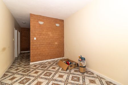 Sala de casa para alugar com 2 quartos, 172m² em Vila Valqueire, Rio de Janeiro