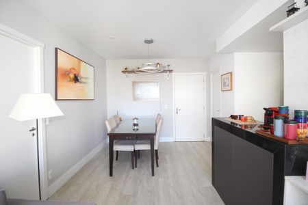 Apartamento à venda com 67m², 2 quartos e 2 vagasSala