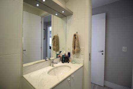 Apartamento à venda com 67m², 2 quartos e 2 vagasBanheiro